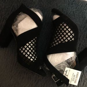 New never worn high heel shoes